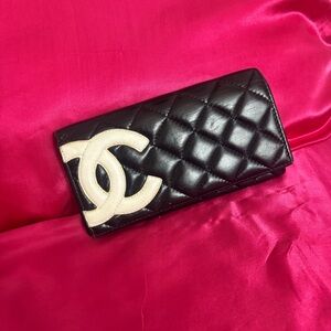 CHANEL Black and Cream Quilted Wallet